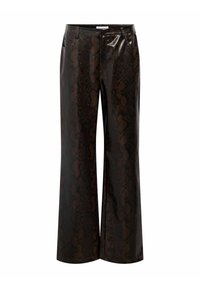 Pantalons larges en simili cuir imprimé serpent marron, fabriqués dans un matériau brillant, avec taille haute, poches latérales et texture lisse.