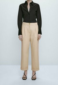 Massimo Dutti Spodnie materiałowe