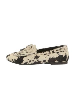 Flache Loafers aus gemustertem Rindsleder mit einer spitzen Zehenform, FransenDetail und einer niedrigen Gummisohle. Farbe: beige und schwarz.