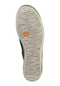 Černá podrážka boty s vlnitým vzorem běhounu, označená velikostí 37 a oranžovým kruhovým akcentem uprostřed. Viditelné logo Softinos.