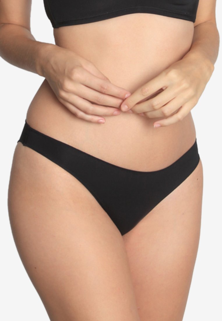 Schwarzer Bikiniunterteil mit nahtlosem Design, minimaler Bedeckung und glatter Textur, dünnen Seitenriemen und ohne sichtbare Hardware.