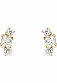 Guldörhängen i form av en klustert av tre klara, fasetterade ädelstenar: en fyrkantig och två runda, var och en satt i en prongdesign.