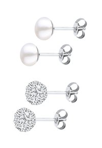 Set aus drei Ohrsteckern: weiße Perle und zwei Kristalldesigns, runde Form, silberne Metallstifte und Klappverschlüsse zum Befestigen.