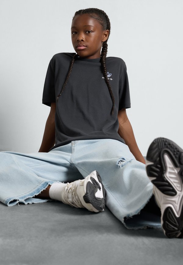 PRETZEL TEE UNISEX - Print T-shirt - carbon2