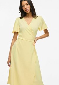 VILA VILOVIE WRAP DRESS - Hverdagskjole - pale banana