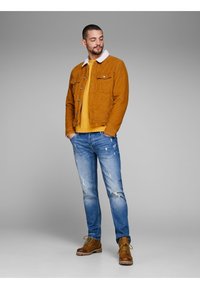Jack & Jones JJEBASIC CREW NECK NOOS - Strickpullover - yellow