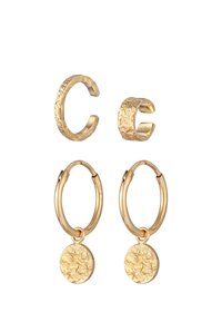 Set di gioielli color oro con anello texture e orecchini a cerchio con pendenti rotondi, caratterizzati da una superficie grezza e forma circolare.