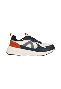 Herresneaker med en hvid og marineblå overdel med orange detaljer, tekstureret stof, snørebåndslukning og en polstret sål.