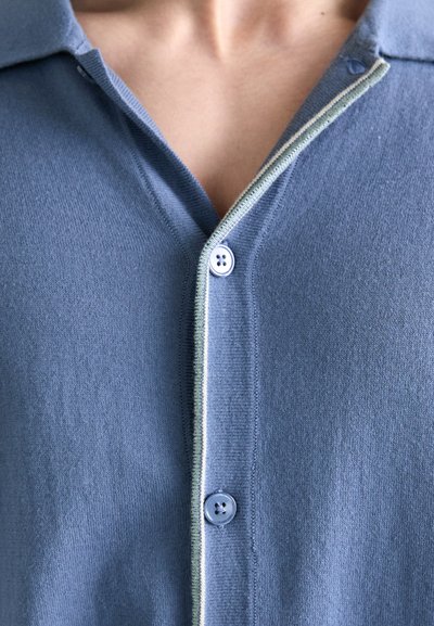 NN.07 NOLAN - Ing - blue