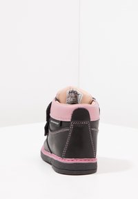 Geox GLIMMER WPF - Dětské boty - black