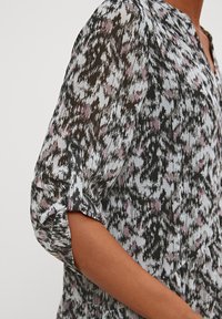 comma MIT KNOPFLEISTE - Blusenkleid - schwarz