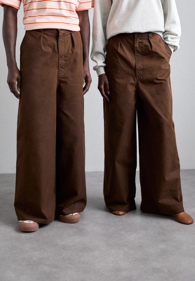 Sunnei EXTRA OVER PANTS UNISEX - Relaxed fit jeans - brown