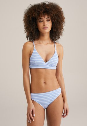 Blauw-wit gestreepte bikini set met een driehoekstop met verstelbare bandjes en bijpassende laag uitgesneden onderkant. Zachte, gestructureerde stof.
