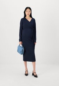 MAMALICIOUS MLFIE TESS DRESS  - Haljina s naramenicama - navy blazer