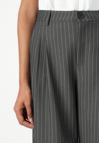 JDY JDYGRACE RIVER WIDE PANT - Tygbyxor - dark grey/cloud dancer