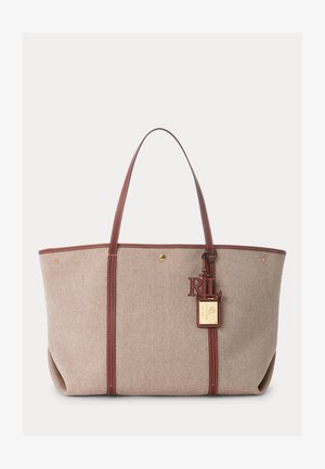 Beige-braune Tragetasche mit Ledergriffen, vertikalem Lederbesatz und angebrachtem "RL" Logo-Anhänger mit goldfarbener Plakette.