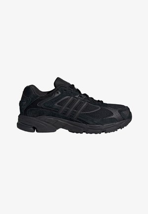 Baskets de sport noires avec panneaux en mesh et en suède, design à lacets, semelle rembourrée et les trois bandes caractéristiques sur le côté.