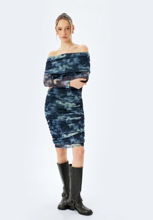 OFF THE SHOULDER - Fodralklänning - dark blue