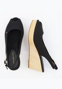 Tommy Hilfiger Sandali con plateau - black
