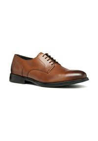 Scarpa oxford in pelle marrone con finitura liscia, punta arrotondata, cinque occhielli e suola in gomma nera. Design semplice, senza motivi visibili.