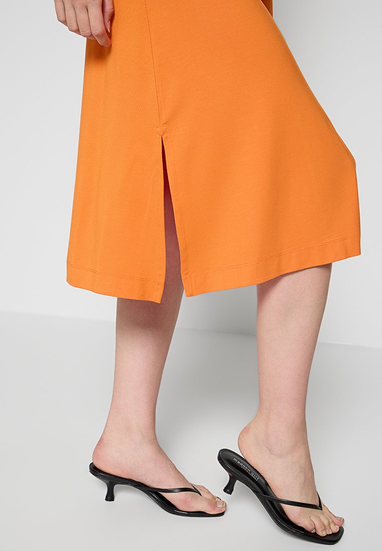 SLIM FIT