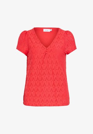 Punainen lyhythihainen pitsipaita V-kaula-aukkolla, kolmella kangaspäällysteisellä napilla ja silmukkakuvioisella timanttimallilla, Vila-merkkinen.