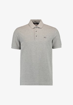 Siva polo majica iz mehkega materiala, z ovratnikom, tremi gumbi in majhnim logotipom na levi strani prsnega koša. Kratki rokavi in klasičen kroj.