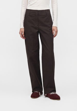 Vero Moda, VMSOFIA BARREL PANT - Pantalon classique - chocolate torte