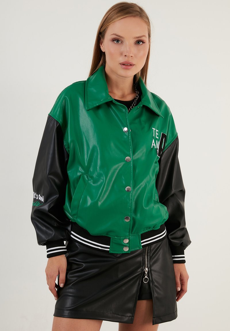 LELA LOOSE FIT - Imitatieleren jas - benetton color