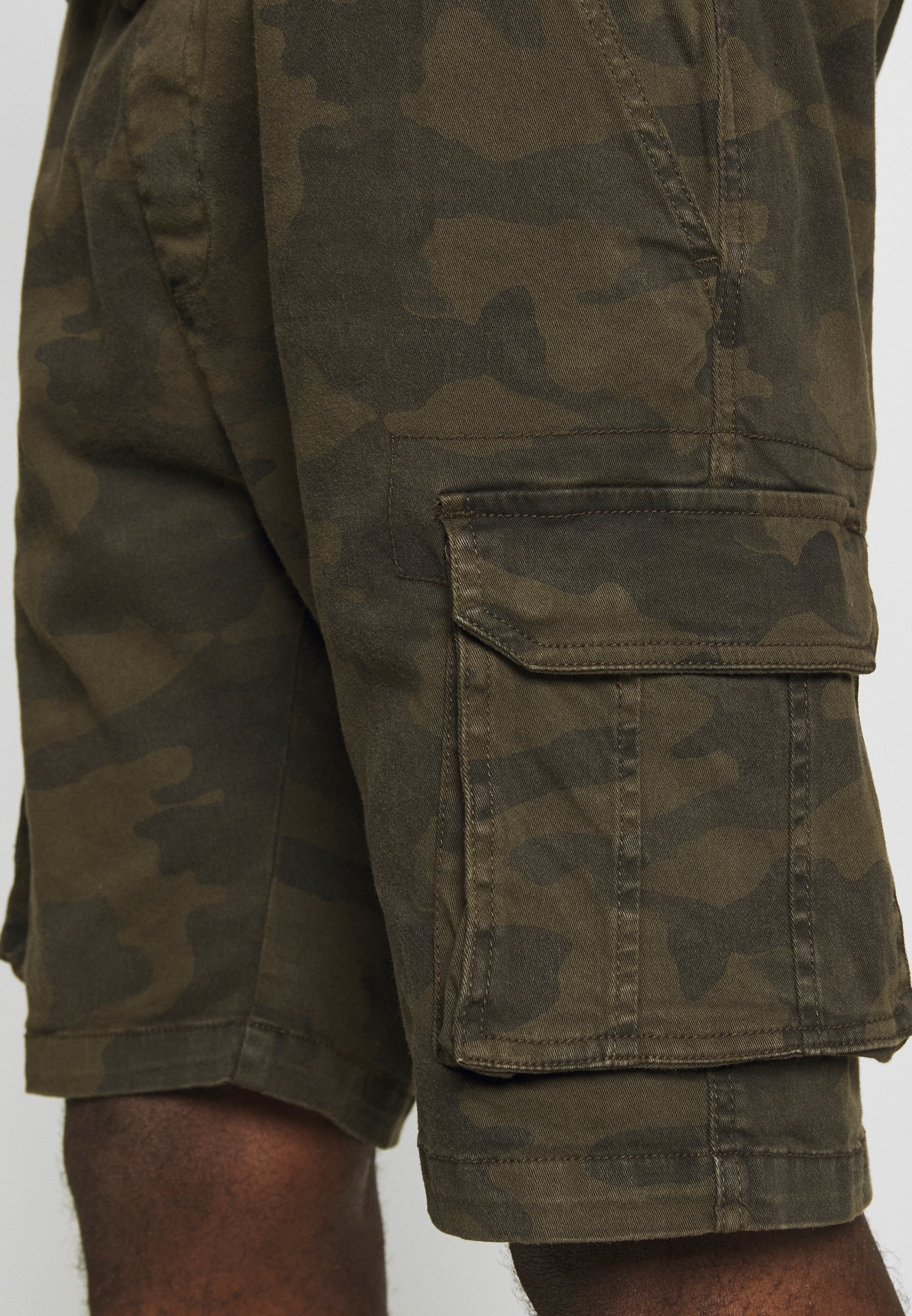 Men ARMED - Shorts Men ARMED - Shorts