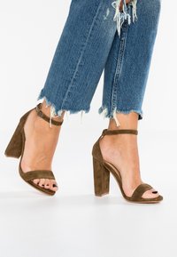 Steve Madden Sandales à talons hauts - olive