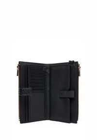 Cartera de cuero negro con cierre de cremallera, múltiples ranuras para tarjetas y un compartimento con botón a presión. Textura suave y diseño minimalista.