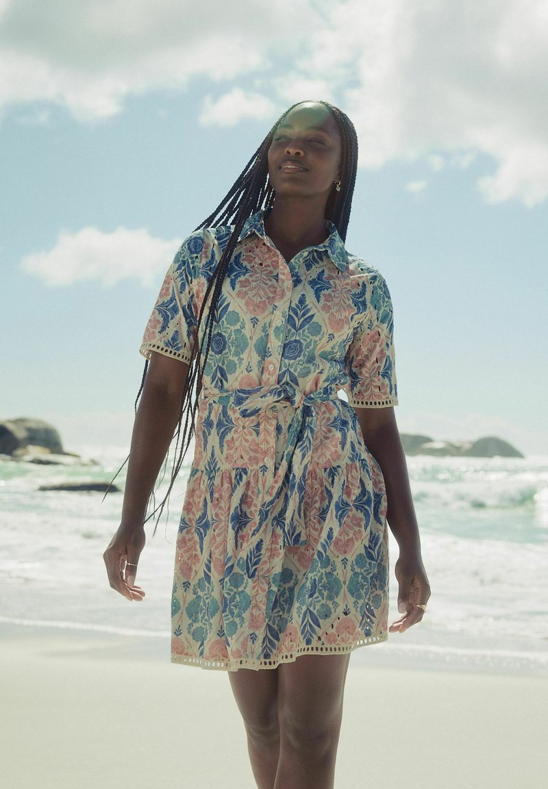 Robe Longue Vintage Blue Banana à Fleurs Bleu-vert Et Rose - Bohème Avec Poches Et Boutons, Manches Courtes