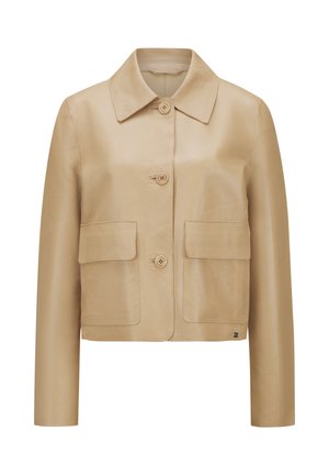 Beige Lederjacke in Cropped-Form mit klassischem Kragen, zwei Fronttaschen und Knopfverschluss. Glatte Textur und minimalistisches Design.