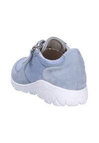 Damen Sneaker aus blauem Wildleder mit strukturiertem Seitenpanel, Reißverschluss und weißer Gummisohle mit strukturiertem Profil.