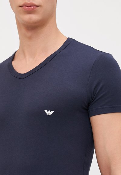 Emporio Armani V NECK 2 PACK - Spodné tričko - white/dark blue