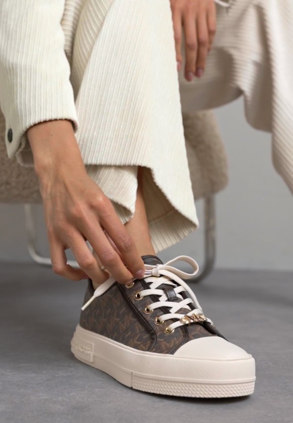 EVY LACE UP - Trainers4