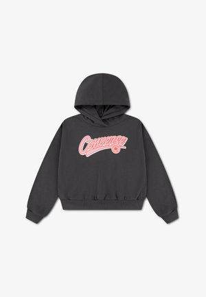 Ciemnoszara bluza z kapturem z przednią kieszenią, sznurkiem do regulacji kaptura oraz różowym napisem "Converse" na piersi. Ściągacze na mankietach i u dołu bluzy.