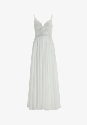 Robe de soirée blanche avec un corsage en perles, décolleté en cœur et fines bretelles ; jupe fluide et transparente offrant un effet superposé.