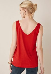 Next SLOUCH  - Top