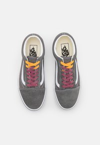 Vans OLD SKOOL UNISEX - Sapatilhas - pewter/true white