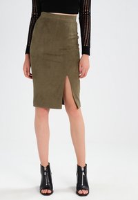 Missguided Pouzdrová sukně - khaki