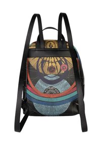 Zaino nero con una stampa astratta colorata caratterizzata da motivi circolari, forme geometriche e dettagli in tessuto testurizzato. Dotato di spallacci regolabili.