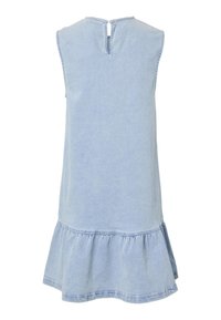 Ljusblå denimklänning med volang nertill, ärmlös design, nyckelhål bak stängning och slät yta. Enkel, avslappnad silhuett.