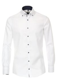 Wit lange mouwen shirt van een gestructureerde stof, met een puntige kraag, contrasterende marineblauwe binnenkant en zwarte knopen aan de voorkant.