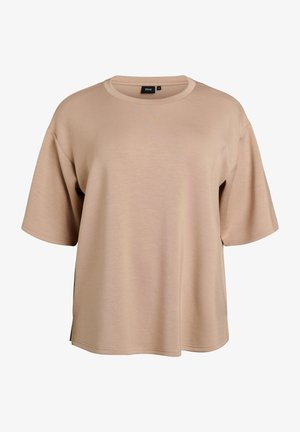 Bēšas krāsas lielizmēra T-krekls ar īsām piedurknēm, apaļu kakla izgriezumu un nedaudz nolaižamām pleciem, izgatavots no mīksta, gluda auduma.