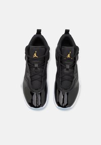 Jordan JORDAN STAY LOYAL 3 - Höga sneakers - black/metallic gold/white/football grey