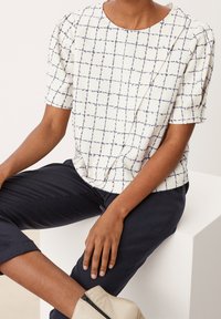 s.Oliver BLACK LABEL Camicetta - off-white