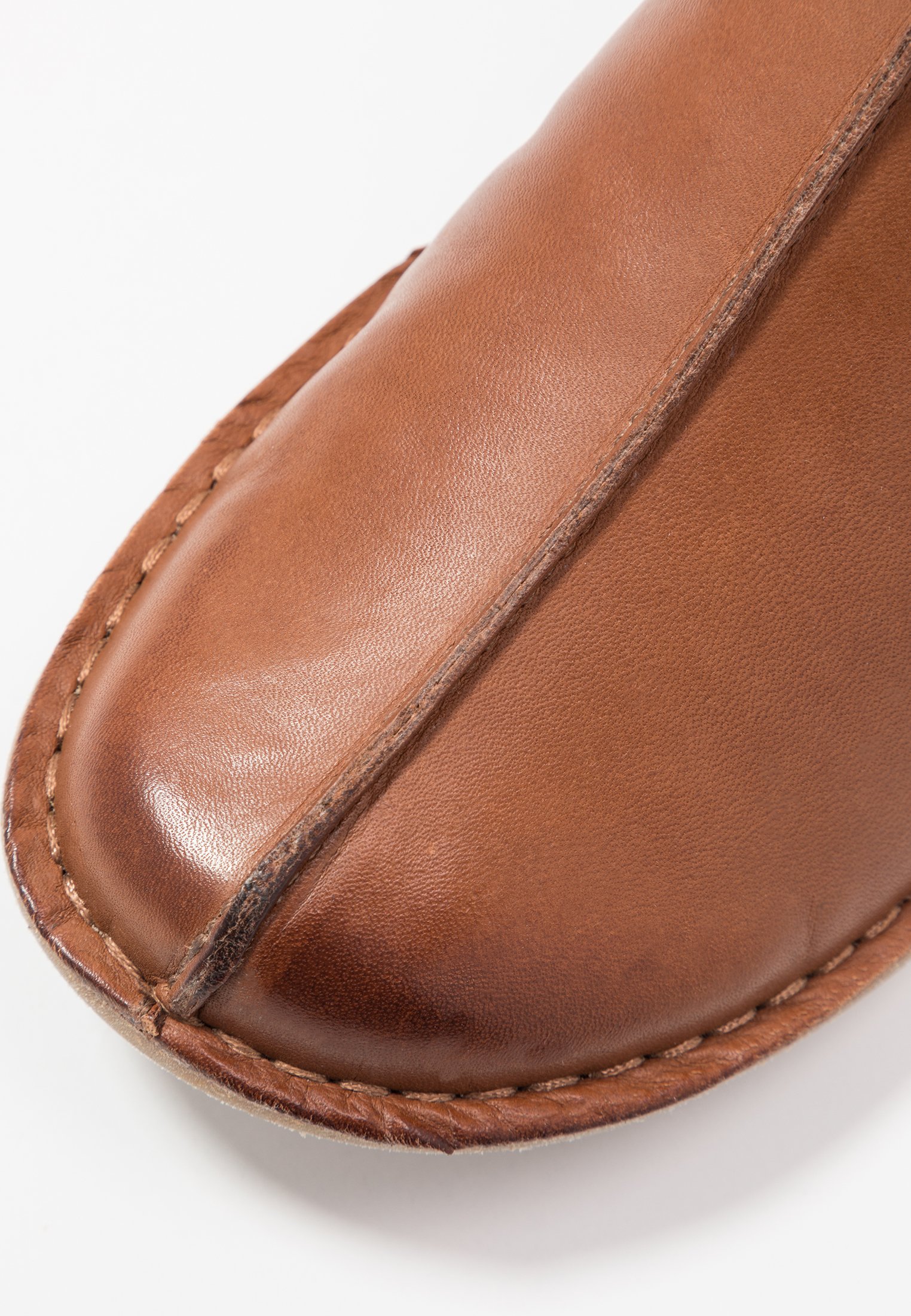 clarks funny mid boots