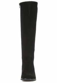 Zwarte suède laarzen tot boven de knie met hak, voorzien van een slanke silhoutte, spitse neus en een rits aan de achterkant voor sluiting.